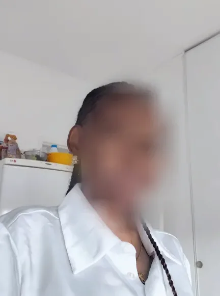 Amina, 34