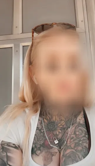 Emina, 37