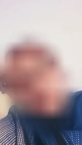 Eva, 37
