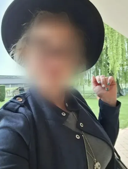 Greta, 33