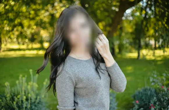 Jasmin, 32