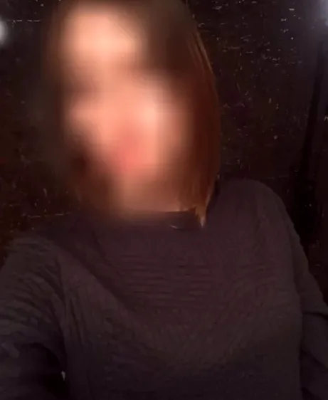 Karin, 24