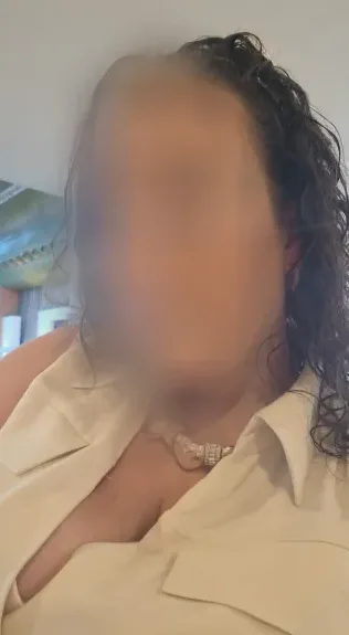 Larissa, 39