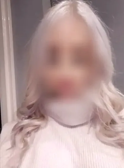 Laura, 30