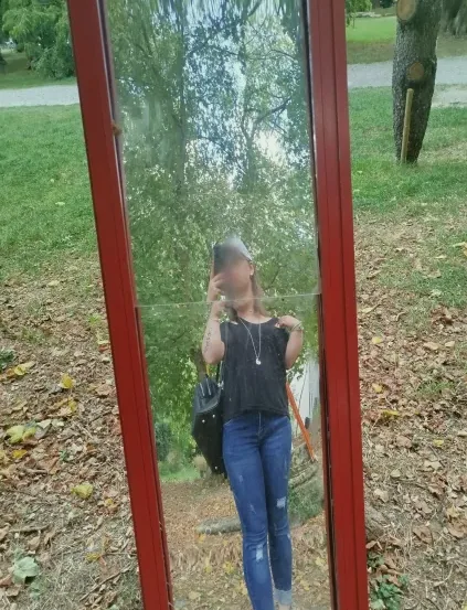 Simone, 27
