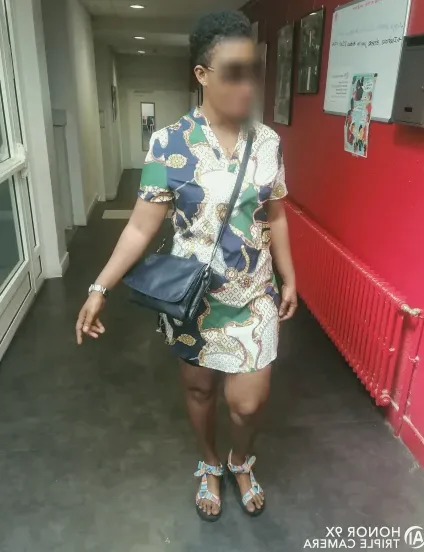Simone, 32