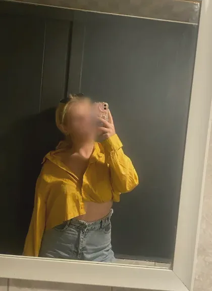 Valerie, 23